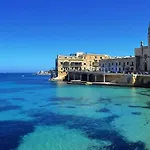 Apartment Idyllic Just Off The Promenade Sliema