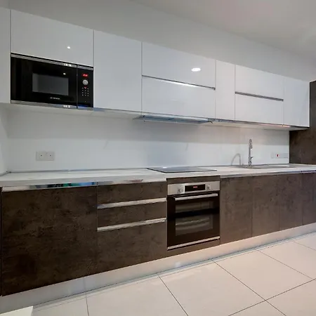 Idyllic Just Off The Promenade Appartement Sliema