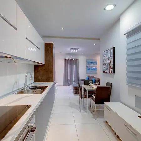 Idyllic Just Off The Promenade Apartment Sliema